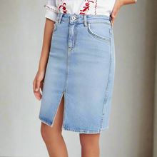Load image into Gallery viewer, Anthropologie Women's Pilcro Denim Faded Blue Slim Pencil Skirt - 0
