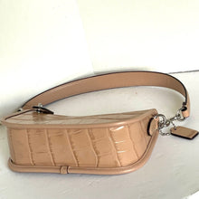 Load image into Gallery viewer, Coach Swinger Bag 20 Croc Embossed Leather Buff Shoulder Bag 80s CP024