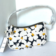 Load image into Gallery viewer, Coach CR509 Swinger Bag 20 Floral Glovetanned Leather Chalk Shoulder