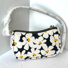 Load image into Gallery viewer, Coach CR509 Swinger Bag 20 Floral Glovetanned Leather Chalk Shoulder