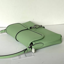 Load image into Gallery viewer, Coach Hamptons Shoulder Bag CP132 Glovetanned Leather Pistachio Green