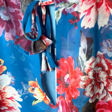Load image into Gallery viewer, MISA Shirt Womens Extra Large Blue V-Neck Floral Long Sleeve Capriana Top