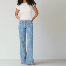 Load image into Gallery viewer, Paige Sonja Floral Low Rise Wide Leg Trouser Jeans Womens 27 Blue Jacquard Long