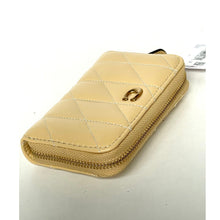 Load image into Gallery viewer, Coach Essential Small Zip Card Case CM505 Vanilla Yellow Quilted Leather