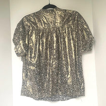 Load image into Gallery viewer, Anthropologie Gold Metallic Floral V-Neck Short Sleeve Blouse – Women's Medium