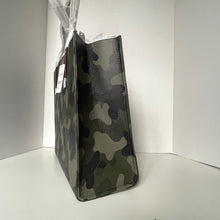 Load image into Gallery viewer, Coach Relay Tote CY808 Camo Print Pebbled Leather Large Carryall Bag