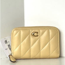 Load image into Gallery viewer, Coach Essential Small Zip Card Case CM505 Vanilla Yellow Quilted Leather