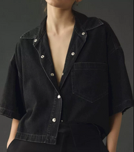 Load image into Gallery viewer, AGOLDE Rona Box Shirt Jacket Womens Black Short Sleeve Crop Relaxed Lightweight