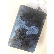Load image into Gallery viewer, Camouflage-patterned cardholder on a white background