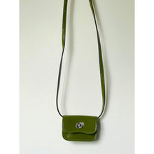 Load image into Gallery viewer, Coach Coachtopia Wavy Mini Wallet Crossbody CQ060 Crinkle Patent Olive
