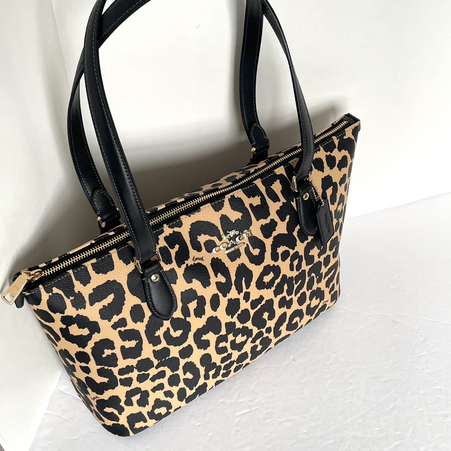 トートバッグ COACH Gallery Tote Bag With Leopard Print CY347 NWT Coach CY347 Gallery Tote Bag With Leopard Print Brown