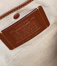Load image into Gallery viewer, Coach Kisslock Barrel Bag CDZ16 Suede Leather Shoulder Bag Nuage Ortiginals