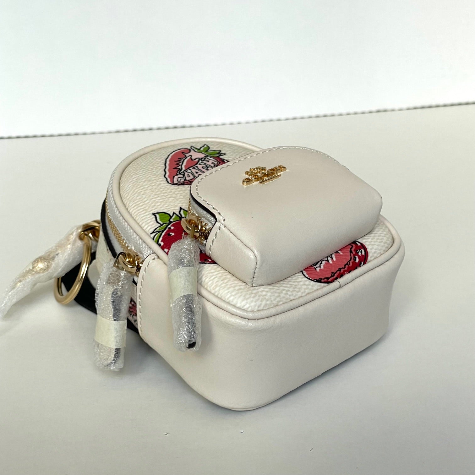 Coach Mini Court Strawberry Backpack CA093 Bag Charm White  display picture 2