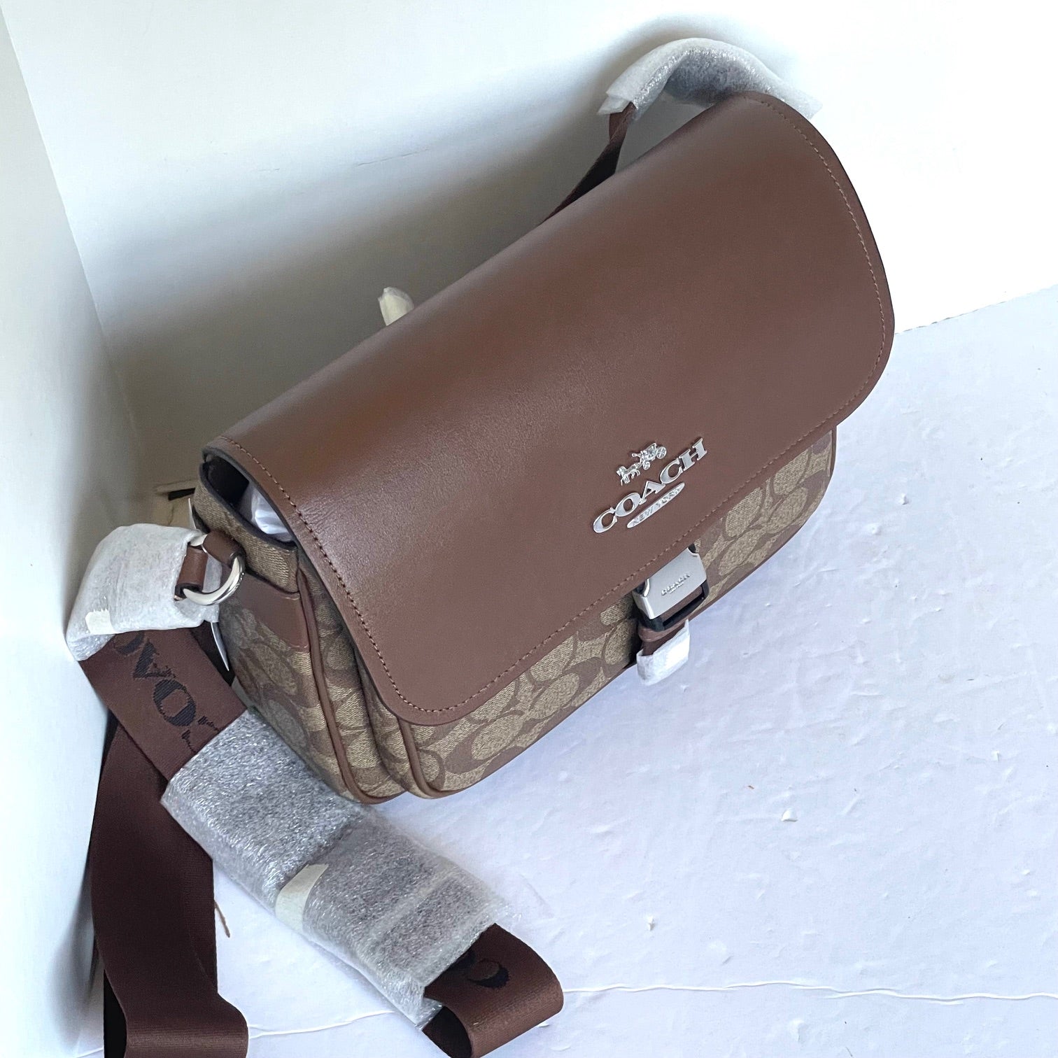 Coach Pace Messenger Bag Unisex Brown Leather CR131 Signature