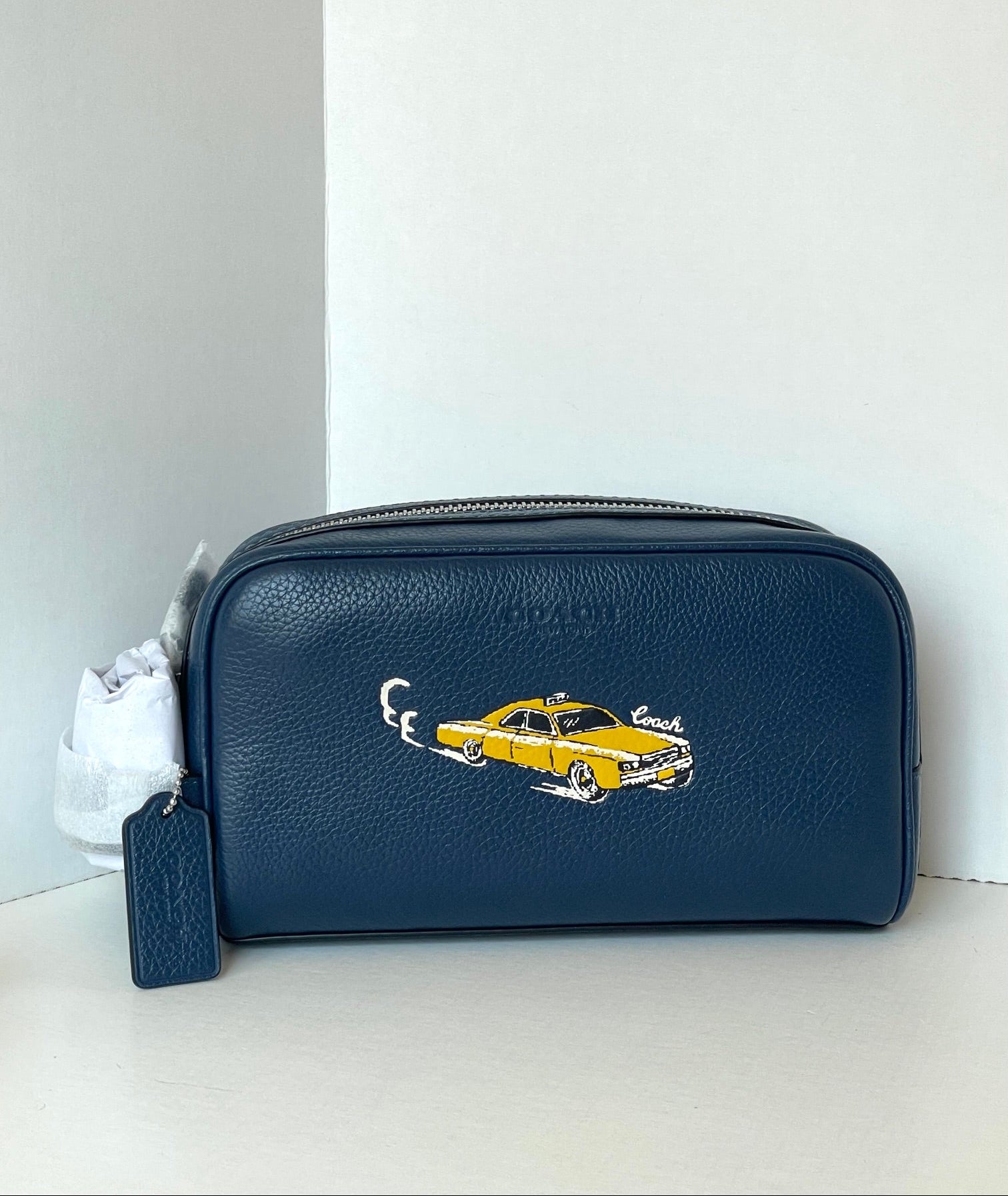 coach travel toiletry bag Mens Kit in Pebble Leather, Black : Clothing, Shoes & Jewelry Smooth calf leather Inside multifunction pocket Zip closure fabric lining Handle with 1 1/2 drop Outside open pocket 10 1/4 (L) x 5 1/4 (H) x 4 3/4 (W) Style No. Coach Outlet Small Travel Kit