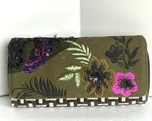 Load image into Gallery viewer, Desigual Large Wallet Mone Queen Miracle Maria Floral Embroidered Raffia Unique