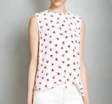 Load image into Gallery viewer, Equipment Top Womens Extra Small Sleeveless Silk Lyle Strawberry Print White Tank