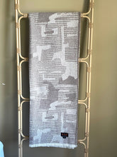 Load image into Gallery viewer, ARTZNL 100% Eco Alpaca Throw Blanket Large Brown Lightweight All Season Sustainable Soft 71x51in