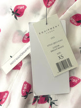 Load image into Gallery viewer, Equipment Lyle Sleeveless Silk Top White Strawberry Print Womens XS