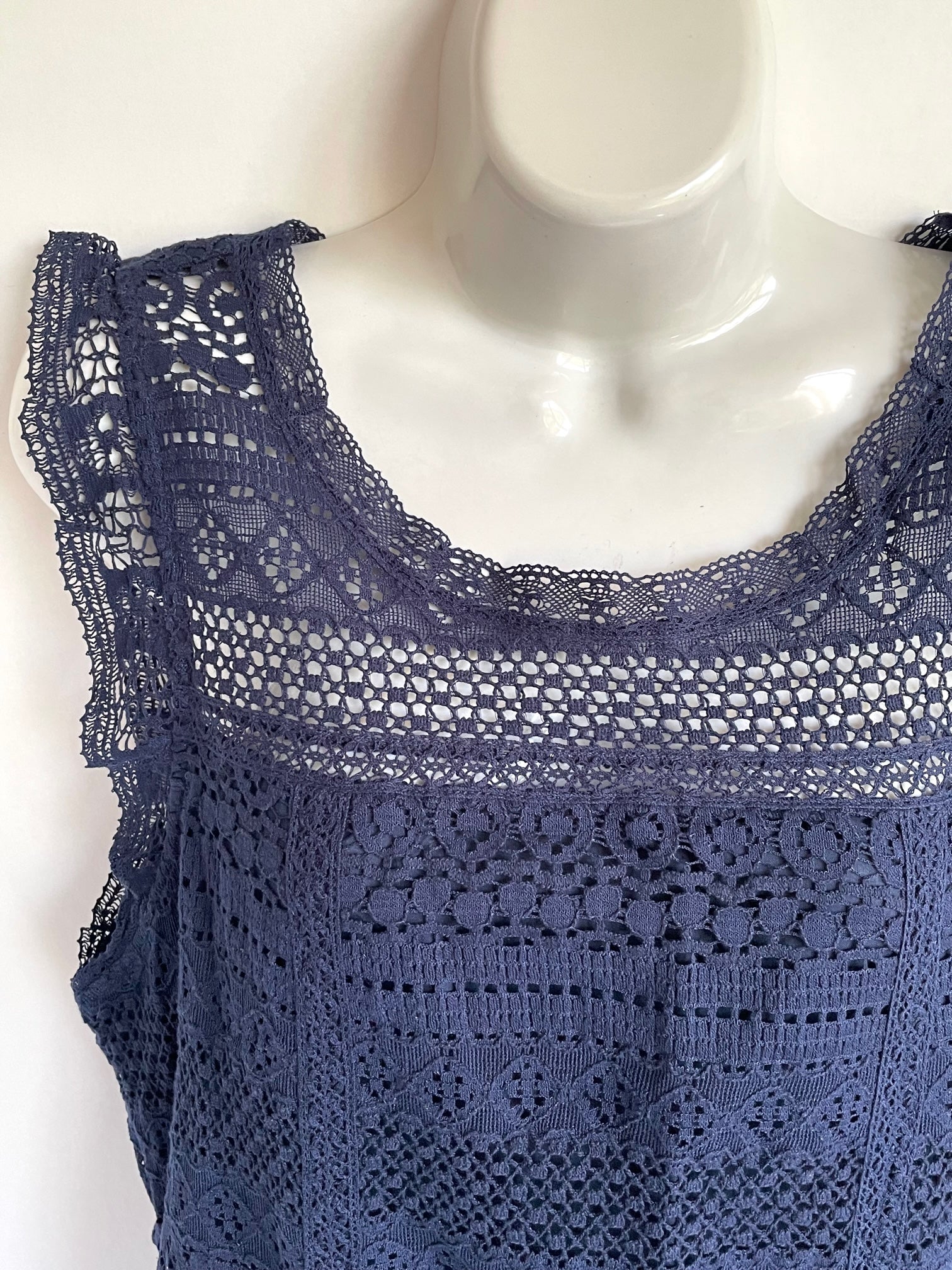 Joie Women's Lindell Sleeveless Lace Dress - Dark Navy - Size Large Joie Women's Lindell Sleeveless Lace Dress - Dark Navy - Size Large
