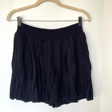 Load image into Gallery viewer, Joie Skirt Womens Small Black Mini High Waist Pleated Pull On, Bridger