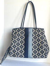 Load image into Gallery viewer, Kate Spade Everything Tote Large Blue Jacquard Stripe Spade Flower w Wristlet