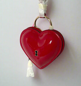 KateSpadeKeyToMyHeartWristletRedPatentLeatherBagAirpodsCardHolder