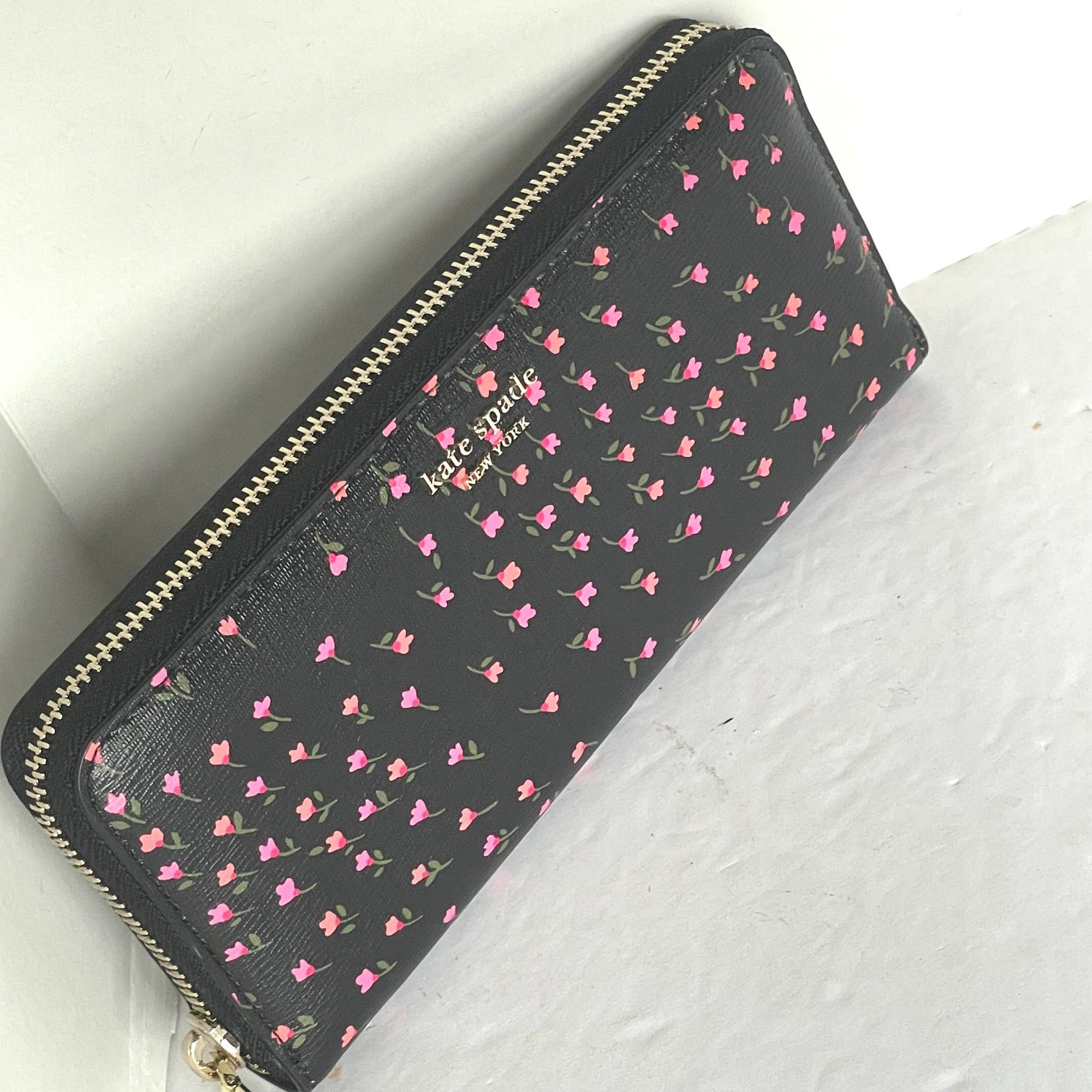 Kate Spade Sylvia Slim Wallet Zip Around Black Saffiano Pink  display picture 1