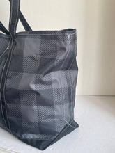 Load image into Gallery viewer, LL Bean Everyday Lightweight Tote Plaid Large Gray Buffalo Plaid Zipper Durable