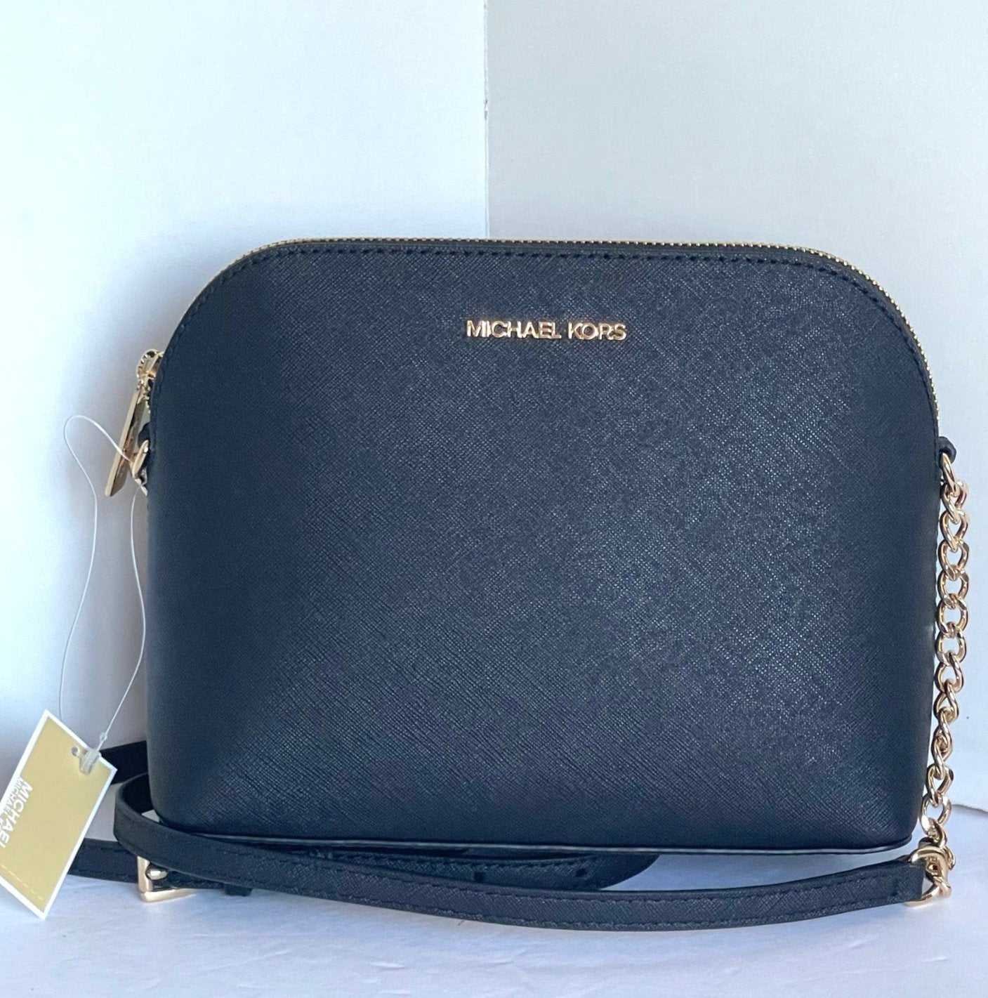 国内発送♪Michael Kors☆Cindy Large Dome Crossbody(ネイビー) Michael Kors Cindy Large Black Dome Saffiano Leather