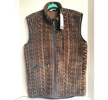 Load image into Gallery viewer, Patterned vest with a zipper on a white background