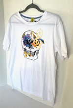 Load image into Gallery viewer, Robert Graham Shirt Mens Medium White Hibiscus Skull Cotton T-shirt