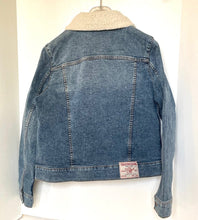Load image into Gallery viewer, True Religion Sherpa Collar Trucker Denim Jacket Womens Large Blue Stretch