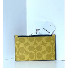 Load image into Gallery viewer, Coach CV764 Canary Signature Canvas Zip Card Case