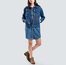 Load image into Gallery viewer, Levis Women’s Bed of Roses Ex-Boyfriend Embroidered Denim Trucker Jacket - Luxe Fashion Finds
