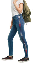 Load image into Gallery viewer, Anthropologie Women&#39;s Levi&#39;s 721 High-Rise Embroidered Seam Skinny Jean 27